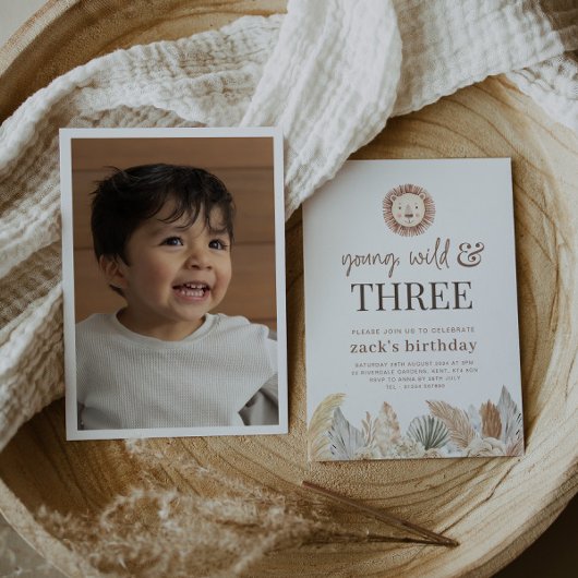 Jong, Wild & Drie Neutrale Bladeren Foto Uitnodigi Kaart