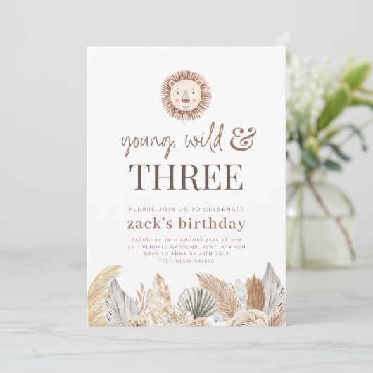 Jong, Wild & Drie Neutrale Bladeren Uitnodigen Kaart (Staand voorkant)