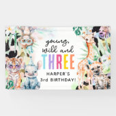 Jong, wild & drie safari dieren 3e verjaardag spandoek (Horizontaal)