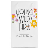 Jong, Wild & Drie | Verjaardagscadeauzak | Glimlac Klein Cadeauzakje (Achterkant)