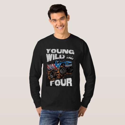 Jong, Wild en 4e verjaardag Jongen Monster Truck P T-shirt (Voorkant volledig)
