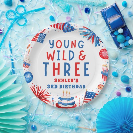 Jong Wild en Drie 4 juli 3 Verjaardag Papieren Bordje (Feest)