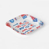 Jong Wild en Drie 4 juli 3 Verjaardag Papieren Bordje (Gebogen)