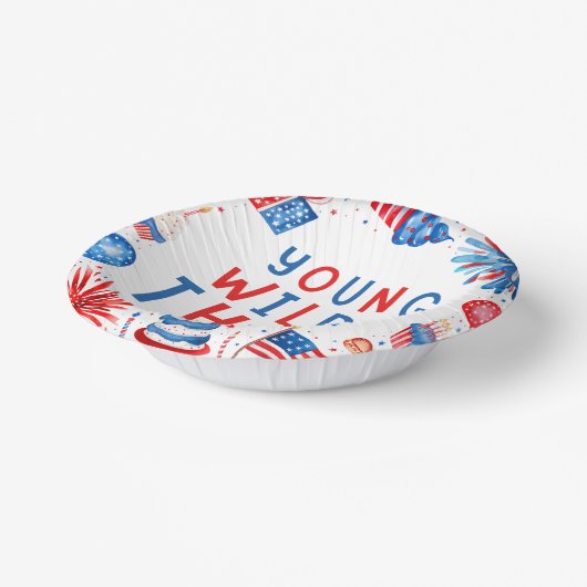 Jong Wild en Drie 4 juli 3 Verjaardag Papieren Kommen (Gebogen)