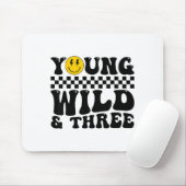 Jong Wild En Drie Groovy Retro 3 Jaar Oud Kind Muismat (Met muis)