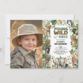 Jong, wild en drie jungle dieren verjaardagsfoto kaart (Voorkant)