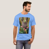 Jonge ananas groeit onder de tropische zon retro t-shirt (Voorkant volledig)