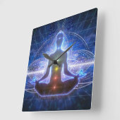 JONGE BEMIDDELING IN LOTUSPOSITIE CHAKRA II VIERKANTE KLOK (Hoek)