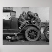 Jonge dame automonteurs, 1927. Oude foto