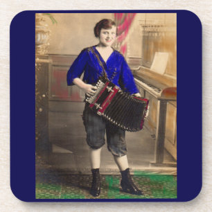 Jonge dame uit 1920, acordionist RPPC Bier Onderzetter
