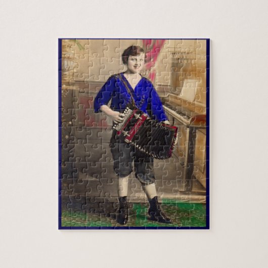 Jonge dame uit 1920, acordionist RPPC Legpuzzel (Verticaal)