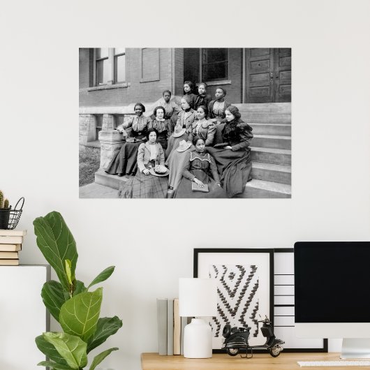 Jonge dames bij Fisk, jaren 1890 Poster (Thuiskantoor)