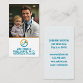 Jonge Dokter Holding Lachend Kind Visitekaartje (Voorkant / Achterkant)