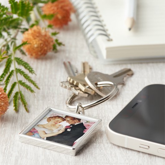 Jonge echtpaar formeel draag sleutelhanger (Zijkant)