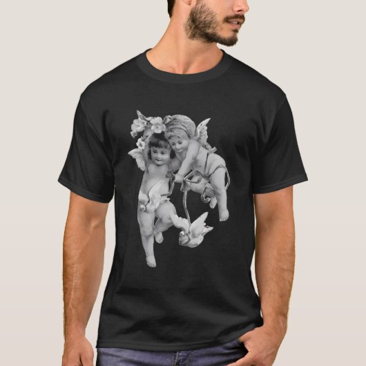 Jonge engelachtige cherubs spelen met hun duif t-shirt (Voorkant)