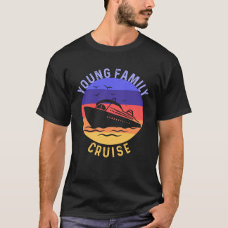 Jonge familie cruise bij elkaar komende merchandis t-shirt