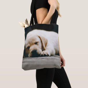 Jonge gele labrador puppy Slaap lekker Tote Bag