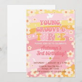 Jonge Groovy en Drie meisje 3e verjaardag uitnodig Kaart (Voorkant / Achterkant)