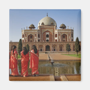 Jonge Indiase dames en heren, de tombe van Humayun Magneet