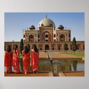 Jonge Indiase dames en Humayun's tombe, Delhi, Poster