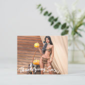 Jonge inheemse Amerikaan poserend bij houten wand Briefkaart (Staand voorkant)