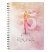 JONGE Instructeur Waterverf Meditation Pose Om Sig Notitieboek (Voorkant)