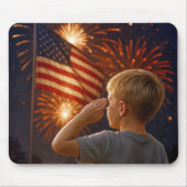 Jonge jongen groet de Amerikaanse vlag Muismat (Voorkant)