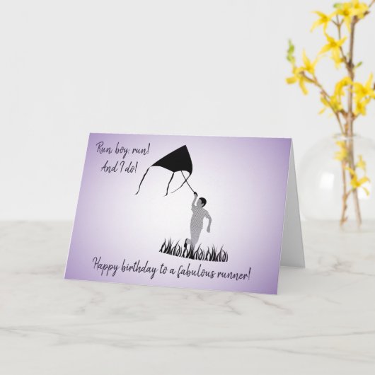 Jonge Jongen Runner met Kite Verjaardag Kaart (Gele Bloem)