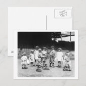 Jonge jongens en meisjes op het veld Baseball Briefkaart (Voorkant / Achterkant)