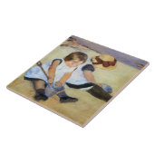 Jonge kinderen die op de strand spelen (Mary Cassa Tegeltje (Zijkant)