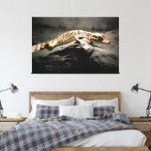 Jonge Krokodil op een Rots Canvas Afdruk (Insitu (Slaapkamer))