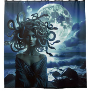 Jonge mooie Medusa bij de Maan & Oceaan Douchegordijn