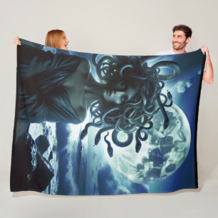 Jonge mooie Medusa bij de Maan & Oceaan Fleece Deken