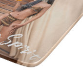 Jonge Native American poseert op houten muur Snijplank (Hoek)