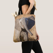 Jonge savanneolifant tote bag (Dichtbij)