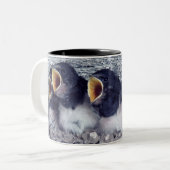 jonge schuurzwaluw tweekleurige koffiemok (Voorkant links)