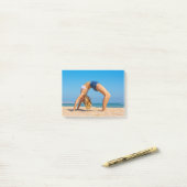 Jonge vrouw bocht terug op egyptisch strand.JPG Post-it® Notes (Op bureau)