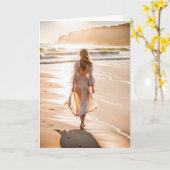 Jonge Vrouw die het Strand lopen Kaart (Gele Bloem)