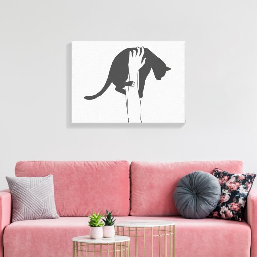 Jonge vrouw die kat tilt - Kies achtergrondkleur Canvas Afdruk (Insitu (Woonkamer))