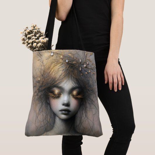 Jonge vrouw met gouden wimpers tote bag (Dichtbij)