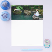 Jonge vrouw oefent yoga flyer (Enkel)