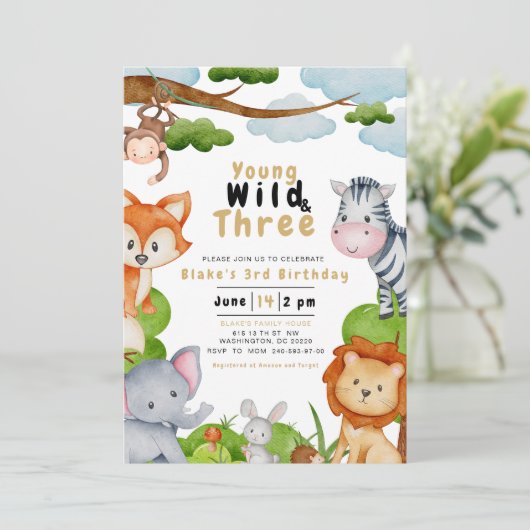 Jonge Wild en Drie Derde 3e Verjaardag Uitnodiging (Staand voorkant)