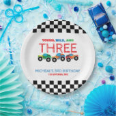 Jonge Wild en Drie Monster Truck Jongen Verjaardag Papieren Bordje (Feest)