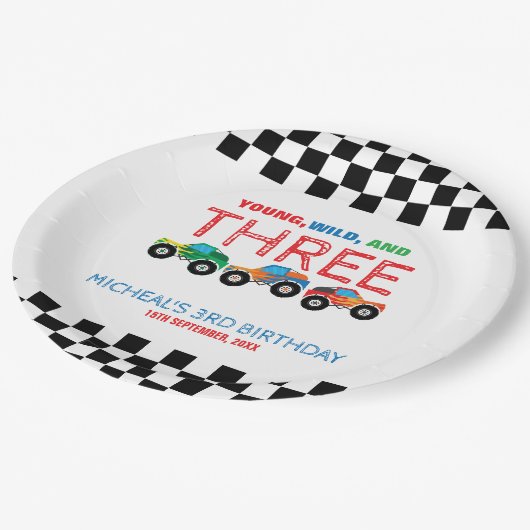Jonge Wild en Drie Monster Truck Jongen Verjaardag Papieren Bordje (Gekanteld)
