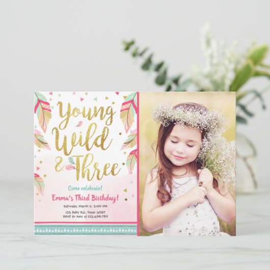 Jonge Wild en Drie Veren Roze Gouden Verjaardag Kaart (Staand voorkant)