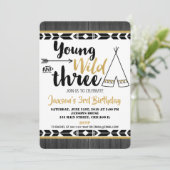 Jonge wilde drie 3e verjaardag uitnodiging jongen (Staand voorkant)