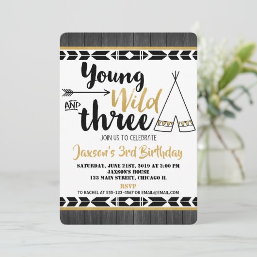 Jonge wilde drie 3e verjaardag uitnodiging jongen (Staand voorkant)