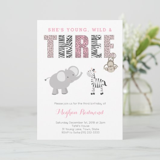 Jonge, Wilde en DRIE Girl Zoo 3rd Birthday Party Kaart (Staand voorkant)