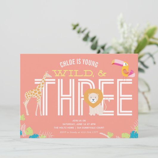 Jonge, wilde en drie meisjes verjaardagsuitnodigin kaart (Staand voorkant)