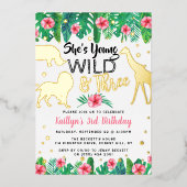 Jonge wilde en drie Oerwouden meisjes 3e verjaarda Folie Uitnodiging (Voorkant)